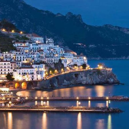 Astoria Suite Σαλέρνο Εξωτερικό φωτογραφία